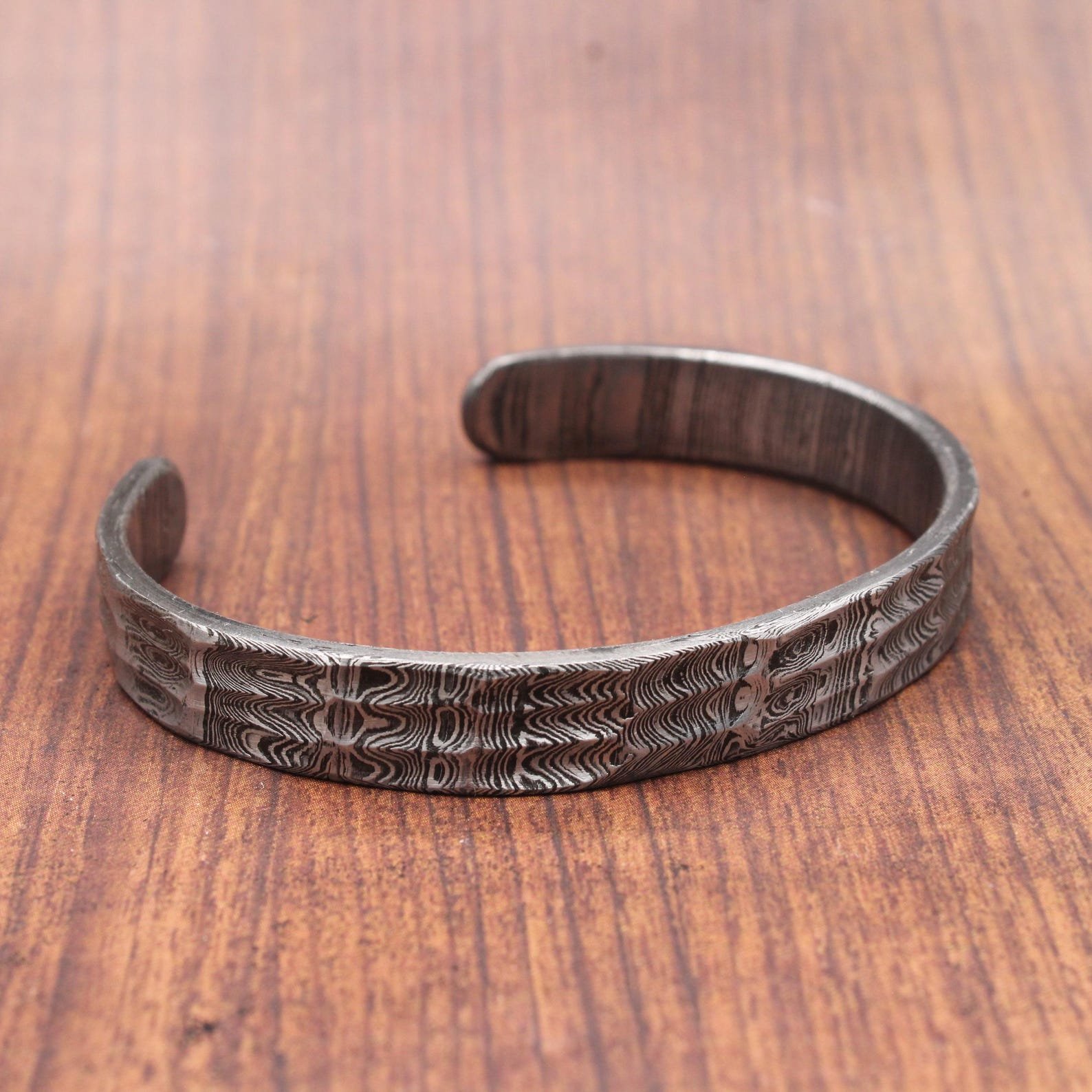 Hand-Forged Damascus Steel Viking Bracelet - Image 5
