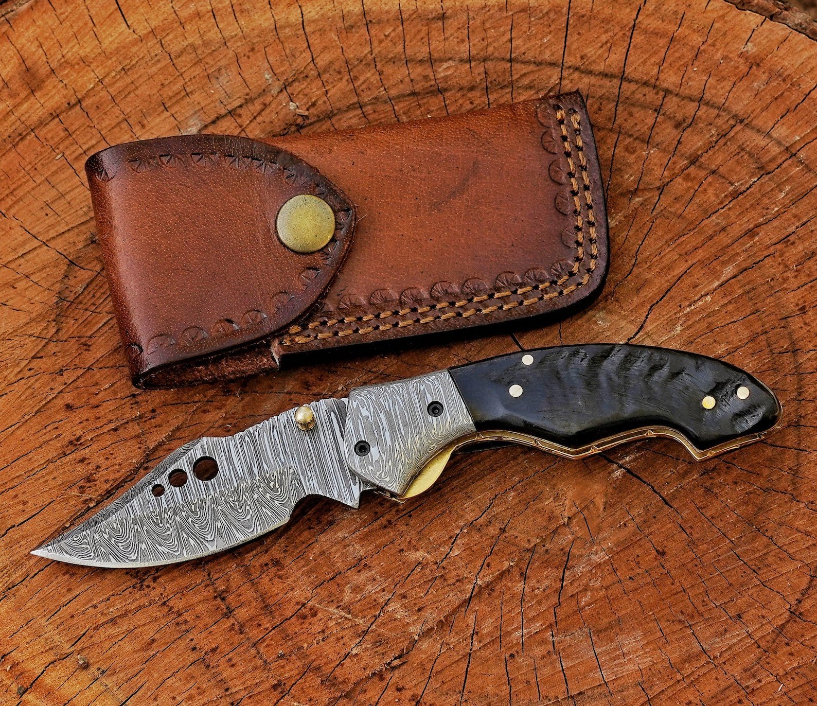 Hand Forged Damascus Steel Folding Knife with Black Horn Handle - Image 2