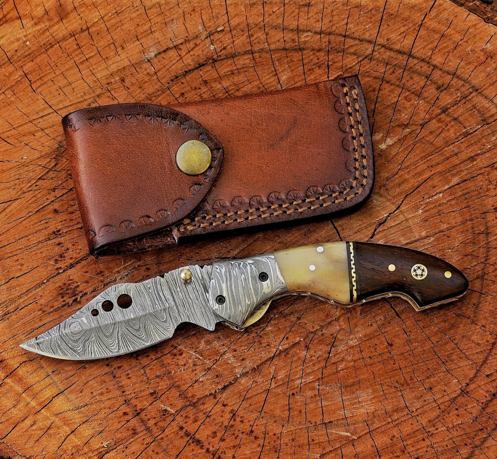 Hand Forged Damascus Steel Folding Knife with Black Horn Handle - Image 5