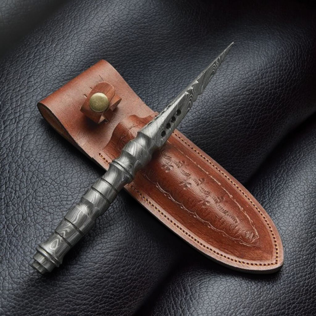 Custom Handmade Damascus Steel Hunting Dagger with Leather Sheath